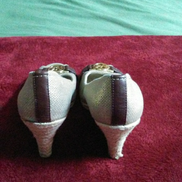 Ladies shows - Picture 4 of 6